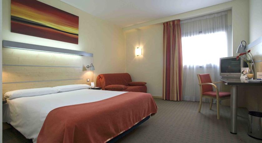 Holiday Inn Express Alcobendas By Ihg Bagian luar foto