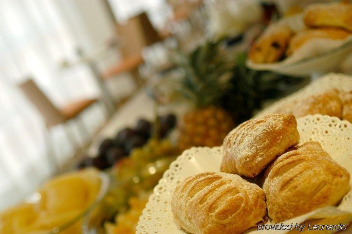 Holiday Inn Express Alcobendas By Ihg Restoran foto