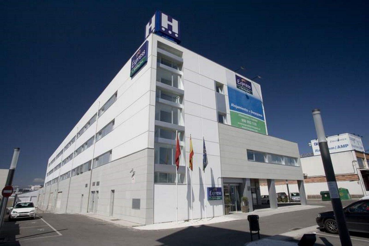 Holiday Inn Express Alcobendas By Ihg Bagian luar foto