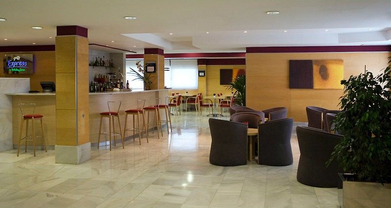Holiday Inn Express Alcobendas By Ihg Bagian luar foto