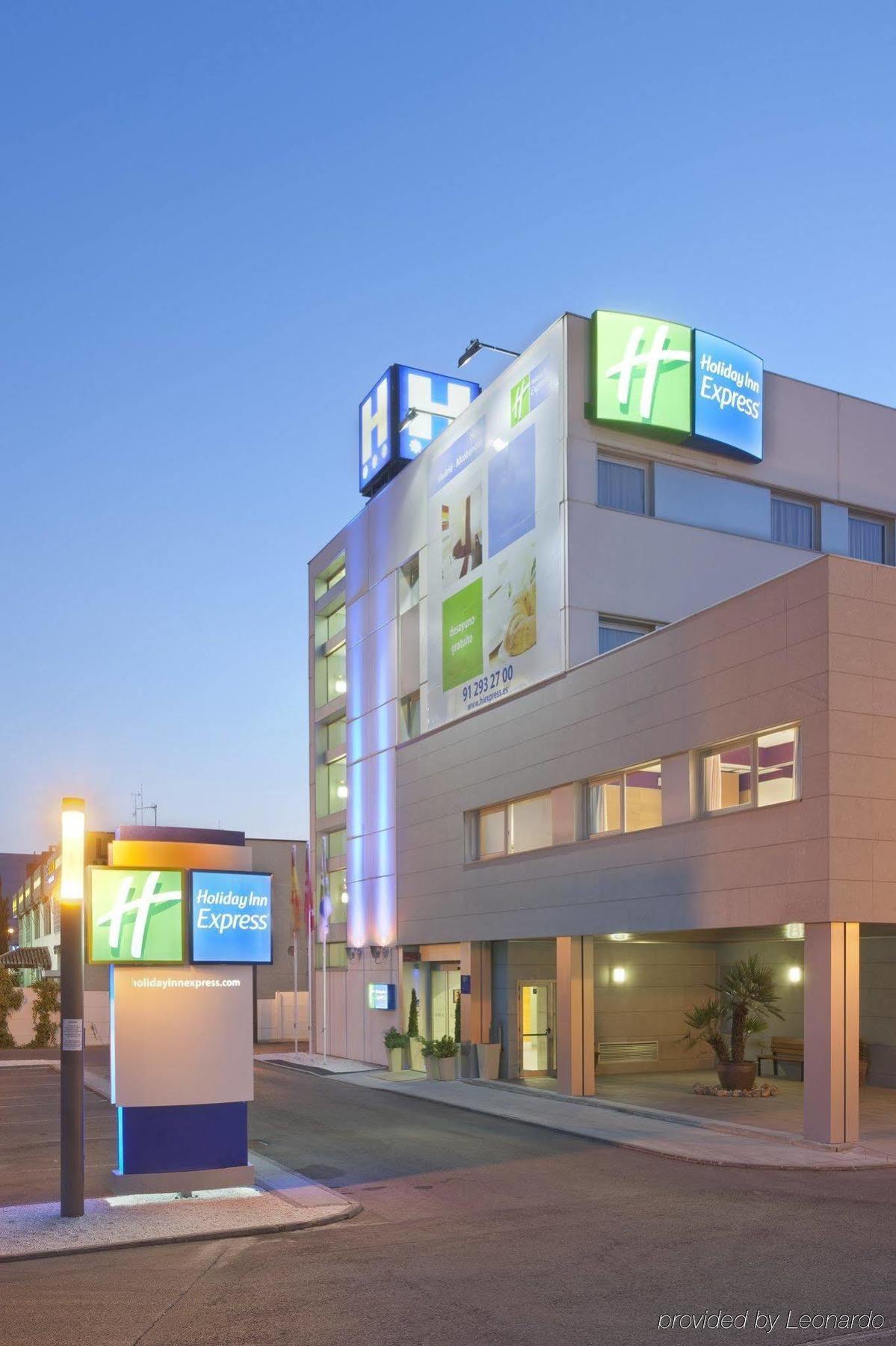 Holiday Inn Express Alcobendas By Ihg Bagian luar foto