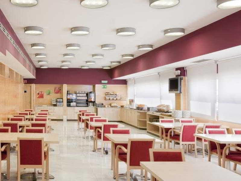 Holiday Inn Express Alcobendas By Ihg Bagian luar foto